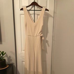 One-piece stunning sleeveless jumpsuit